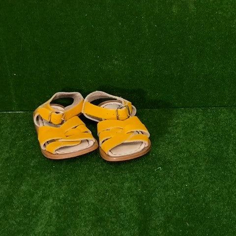 Salt Water Toddler Sandals Size: 06