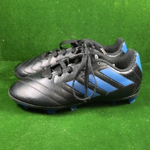 Adidas Cleats Size: 01 1/2