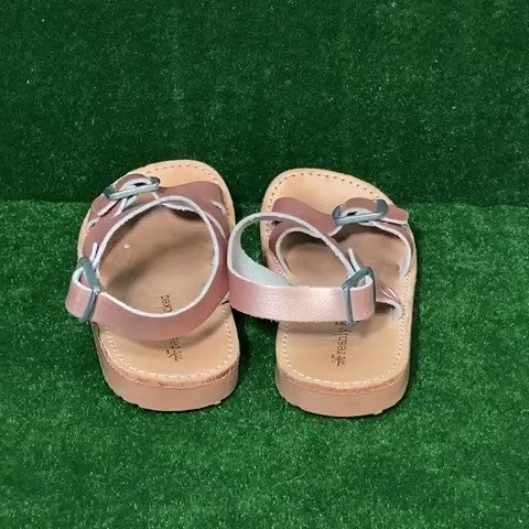 Rose Sandals Size: 08