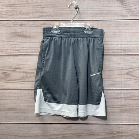 Nike Boys Shorts Size: 10 & up