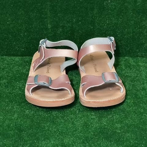 Rose Sandals Size: 08