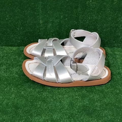 Salt Water Sandals Size: 08