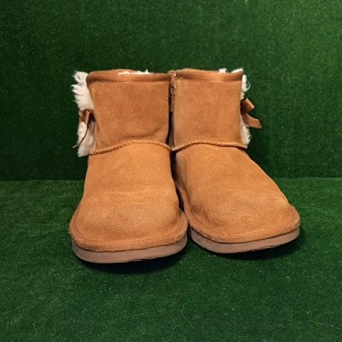 Koolaburra boots Size: 02