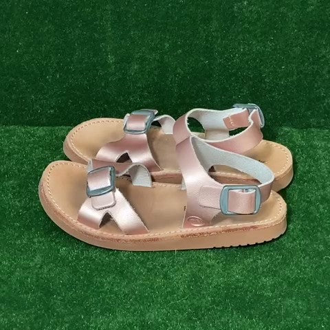 Rose Sandals Size: 08