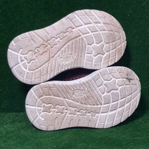 Hey Dude Toddler Sneakers Size: 05