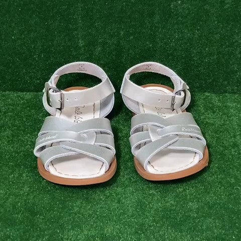 Salt Water Sandals Size: 08