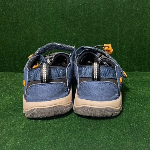 Keen Sandals Size: 05