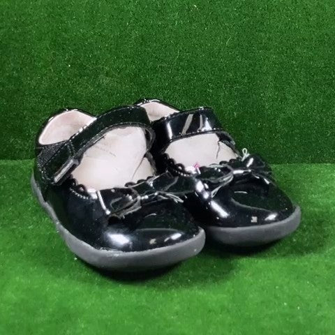 Pediped Toddler Shoes Size: 06