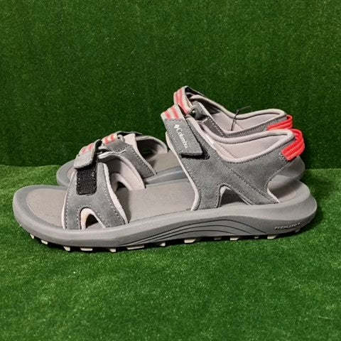 Columbia Sandals Size: 10