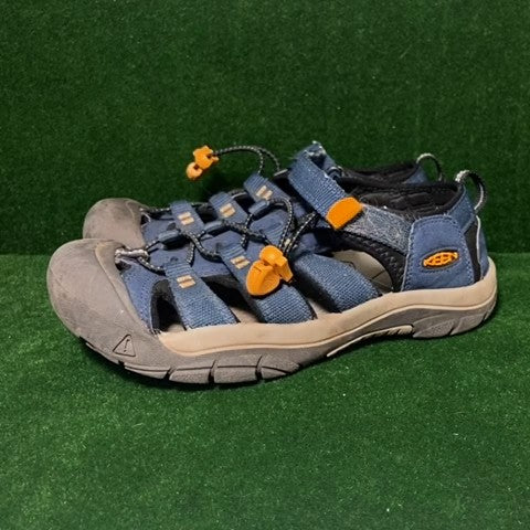 Keen Sandals Size: 05