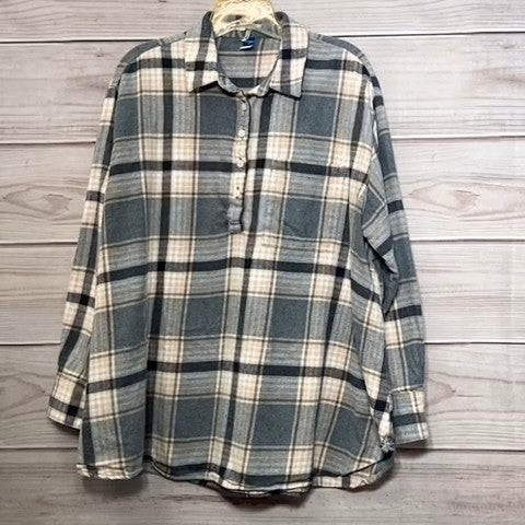 Old Navy Maternity Shirt Size: L