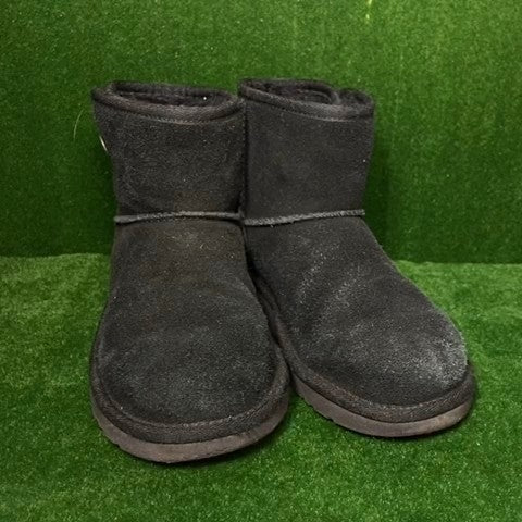 Ugg boots Size: 02