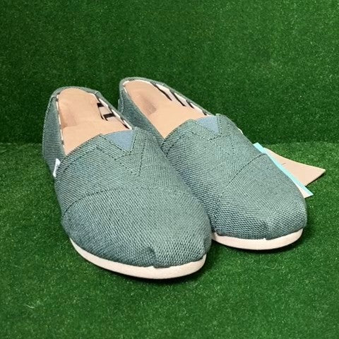 Toms Shoes Size: 05