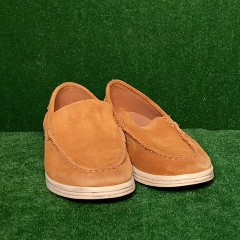 Zara slip ons Size: 11