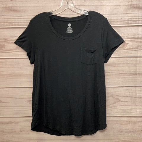 KIndred Bravely Maternity Shirt Size: M