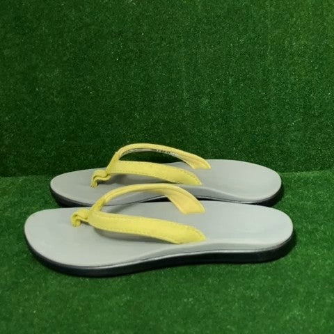 Olukai Unisex Flip Flops Size: 01