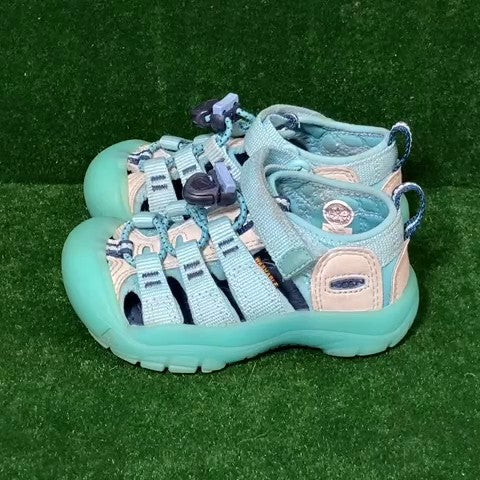 Keens Sandals Size: 08
