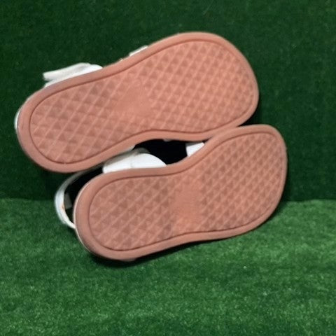 Osh Kosh Sandals Size: 10