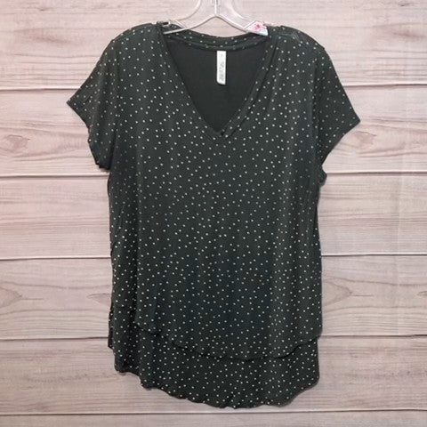 Latched Mama Maternity Shirt Size: M