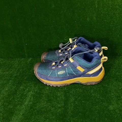 Keen Shoes Size: 01