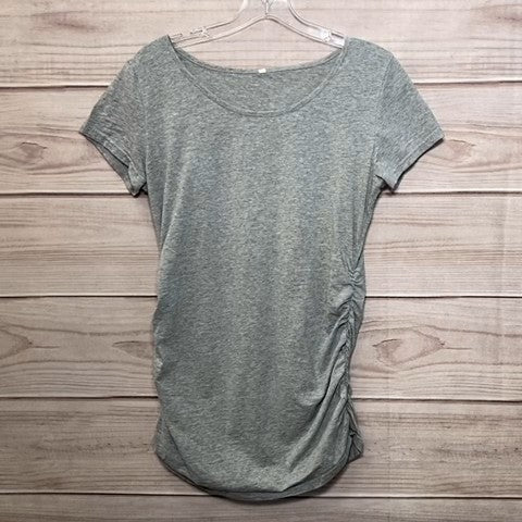 Brand Unknown Maternity Shirt Size: M