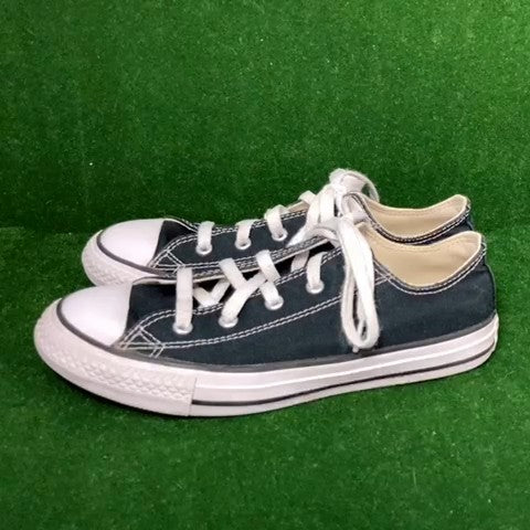 Converse Sneakers Size: 03
