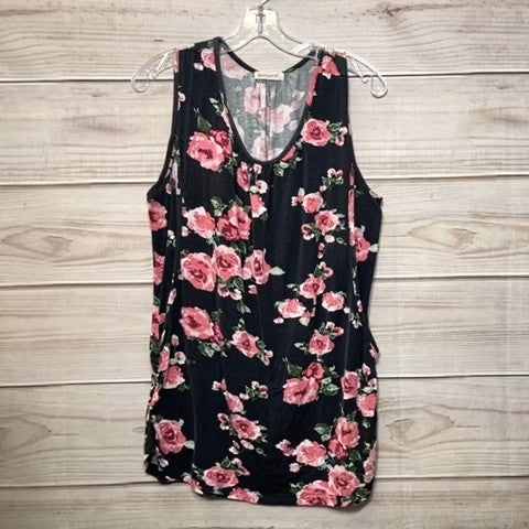 Small Show Maternity Shirt Size: L