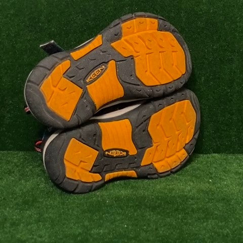 Keen Sandals Size: 10
