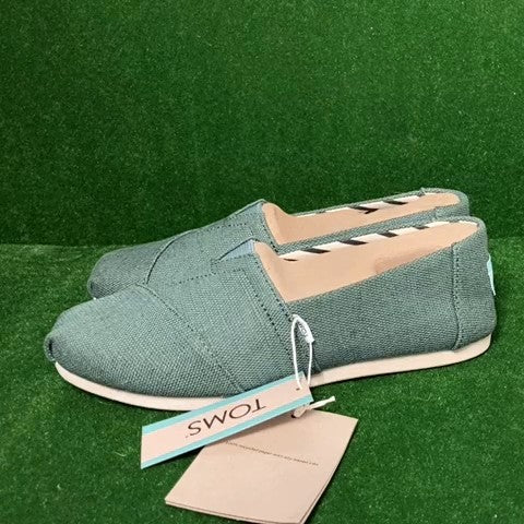 Toms Shoes Size: 05