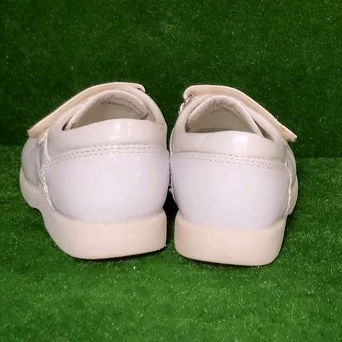 Fouger USA Toddler Shoes Size: 06