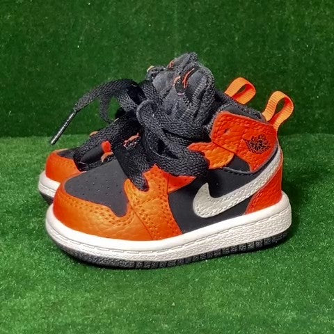 Nike Toddler Sneakers Size: 02