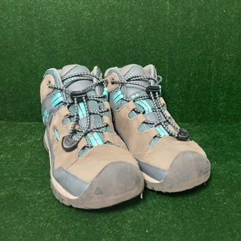 Keen hiking boots Size: 03