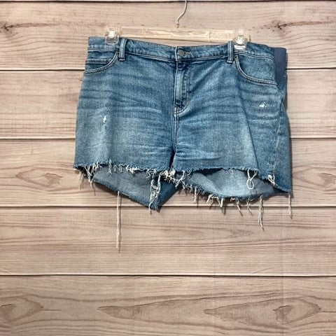 Hatch Maternity Shorts 