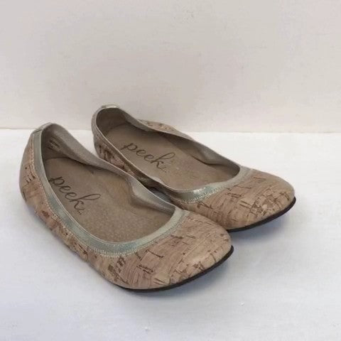 Peek Flats Size: 12