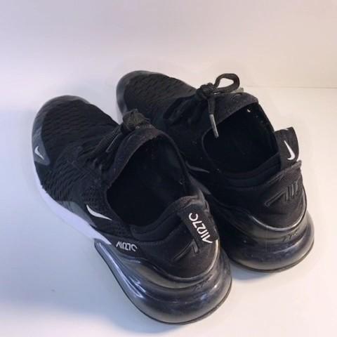 Nike Shoes Size: 04