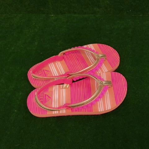 Reef Girls Sandals Size: 05-06