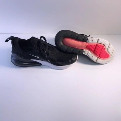 Nike Shoes Size: 04