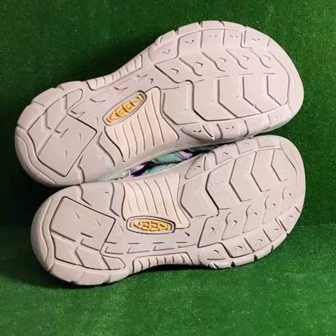 Keen Sandals Size: 05