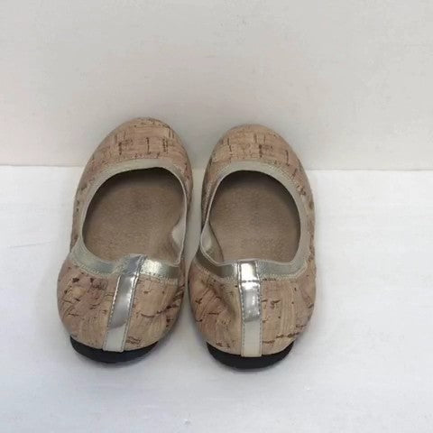Peek Flats Size: 12